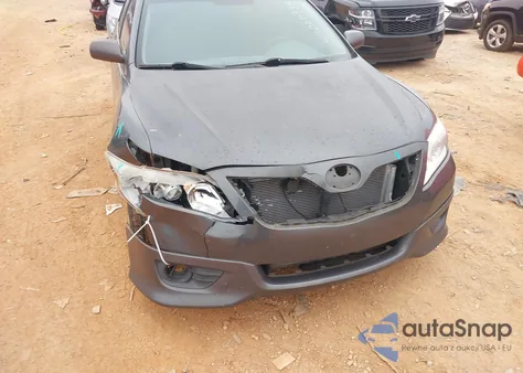 2010 Toyota Camry Se z USA, uszkodzony, nr VIN 4T1BF3EK0AU028678